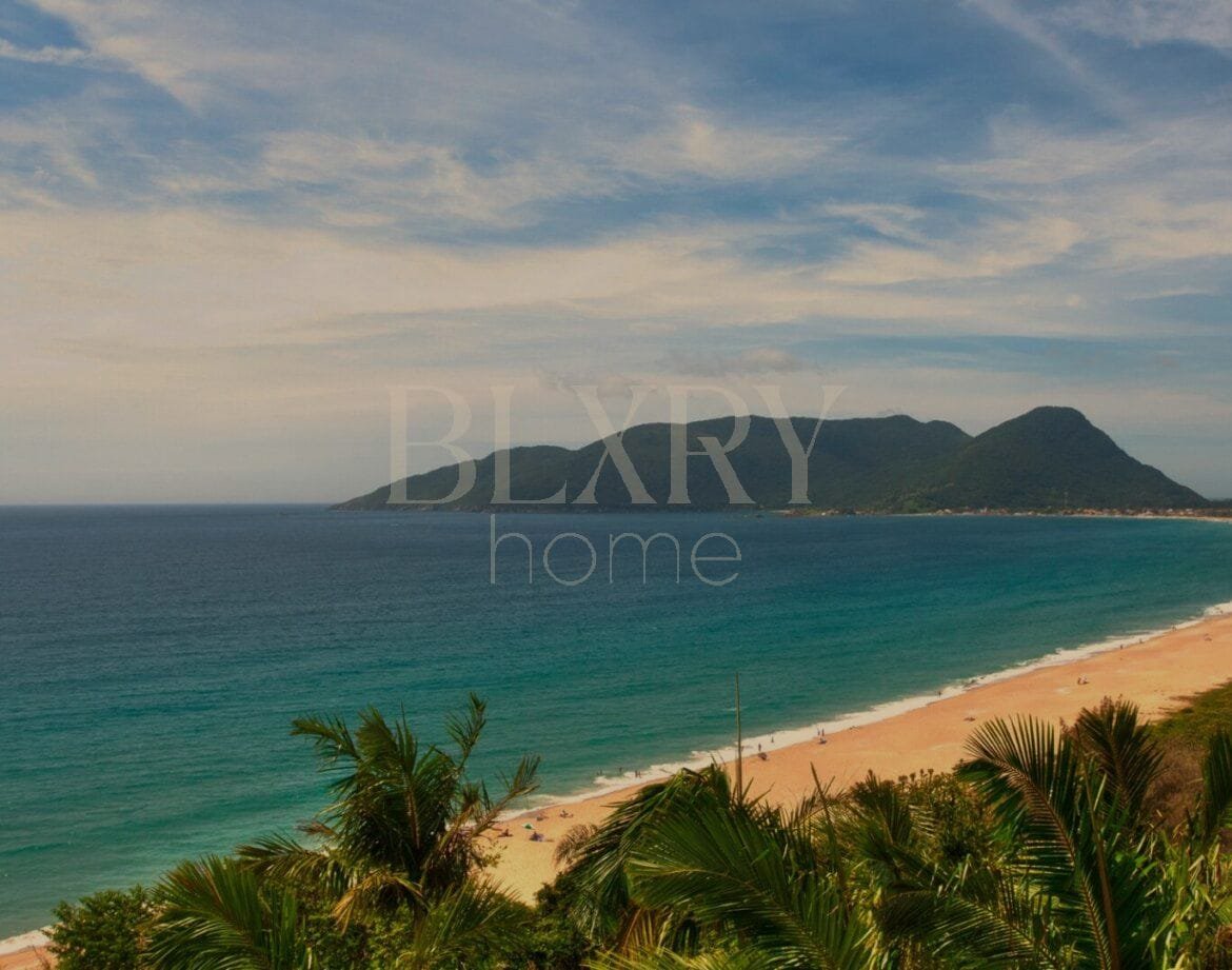 Mudar para floripa: Para viver mais e melhor. Maria Luiza Rocco e mora há 10 anos no Campeche em Florianópolis. Foto Praia da Armação.