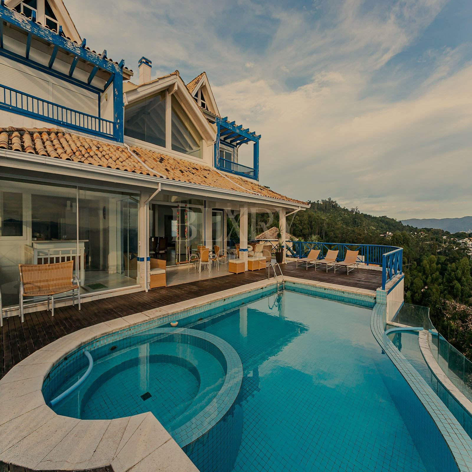 CASA NO CACUPÉ