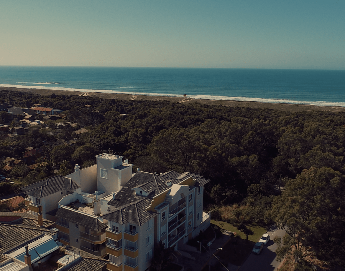Cobertura no Campeche: Imóvel de alto padrão à venda, do Grupo Buzz, um dos líderes em Florianópolis. Seja bem-vindo!