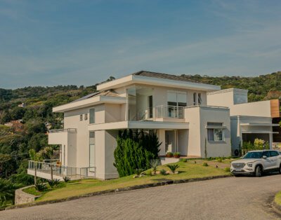 CASA EM CONDOMÍNIO