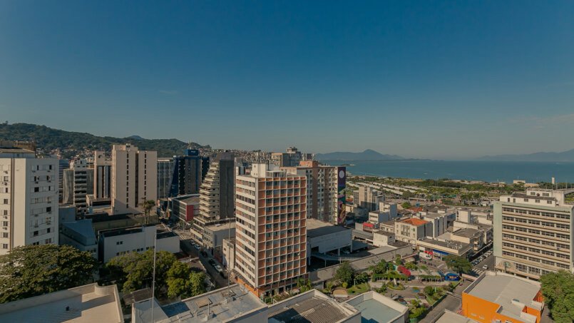 COBERTURA COM VISTA MAR NO CENTRO