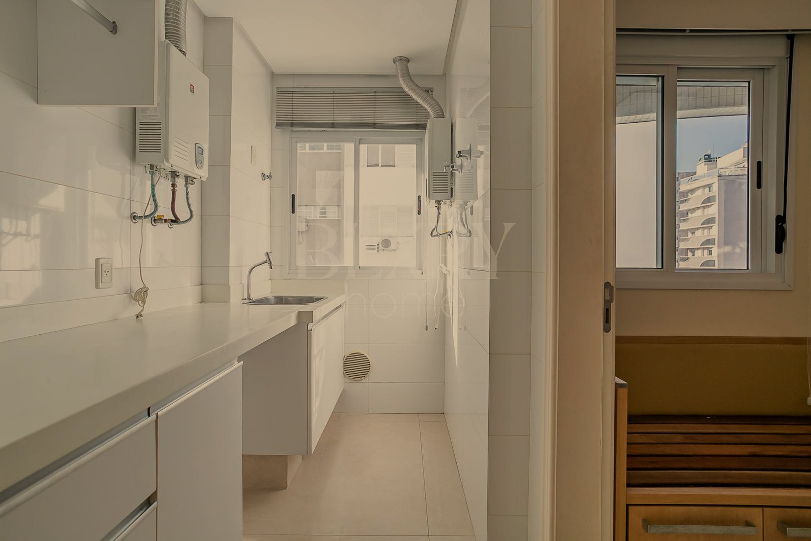 APARTAMENTO COM VISTA MAR NA AGRONÔMICA