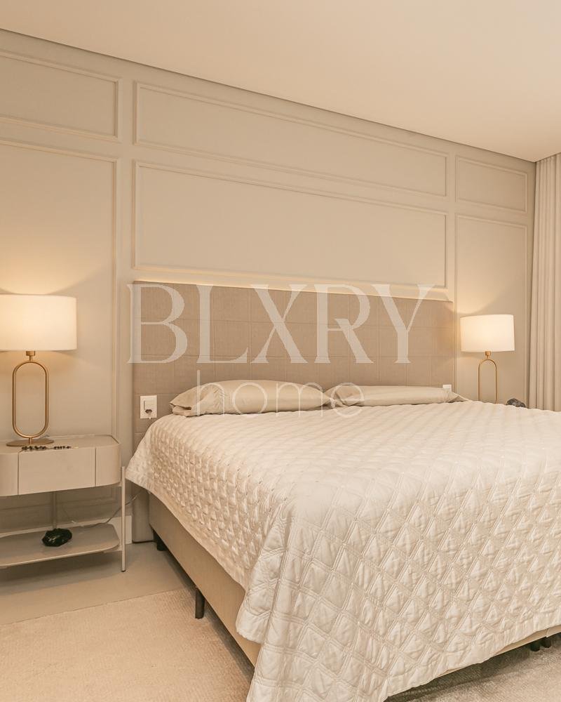 Apartamento com vista mar em Jurerê Internacional