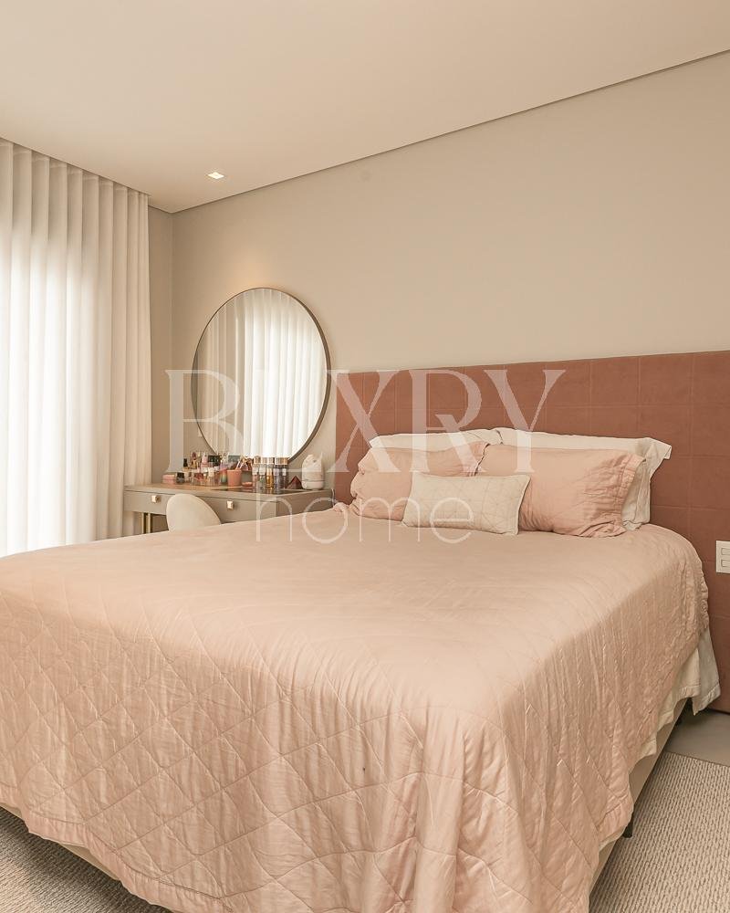Apartamento com vista mar em Jurerê Internacional