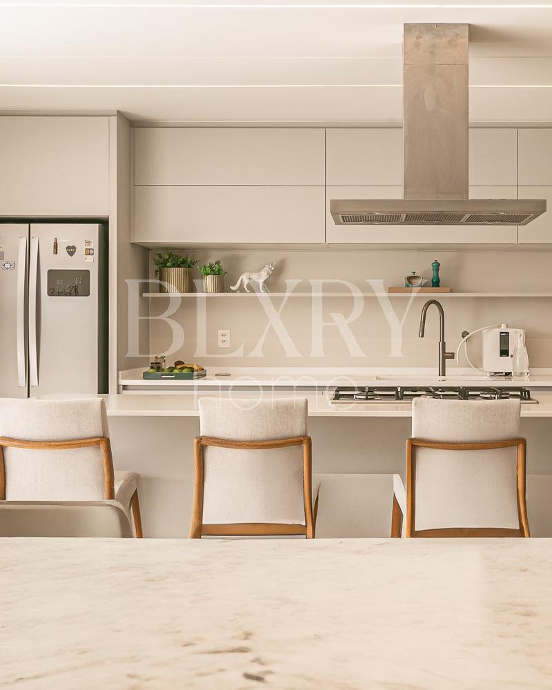 Apartamento com vista mar em Jurerê Internacional
