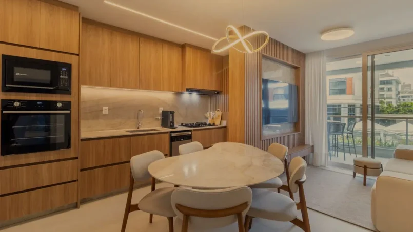 Apartamento a 100 metros do mar em Jurerê Internacional