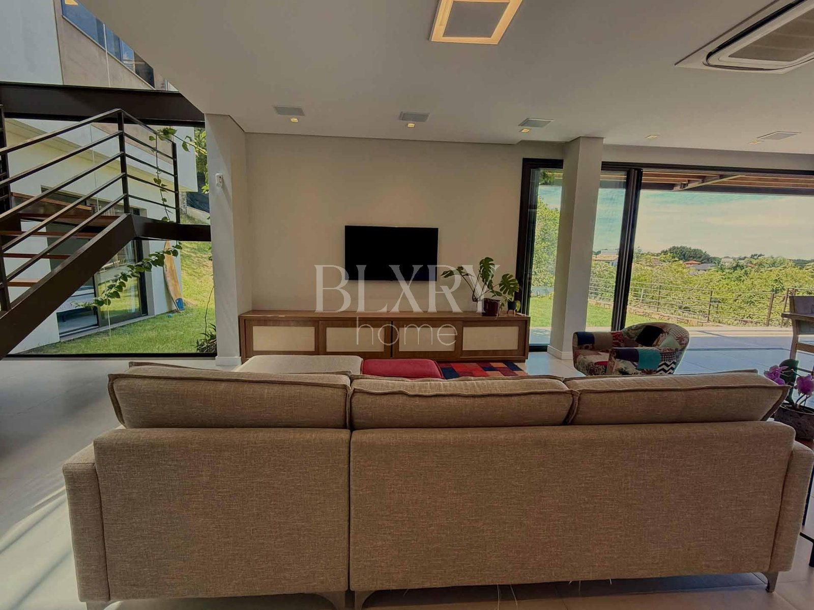 Casa em condomínio fechado com acesso à praia no Rio Tavares