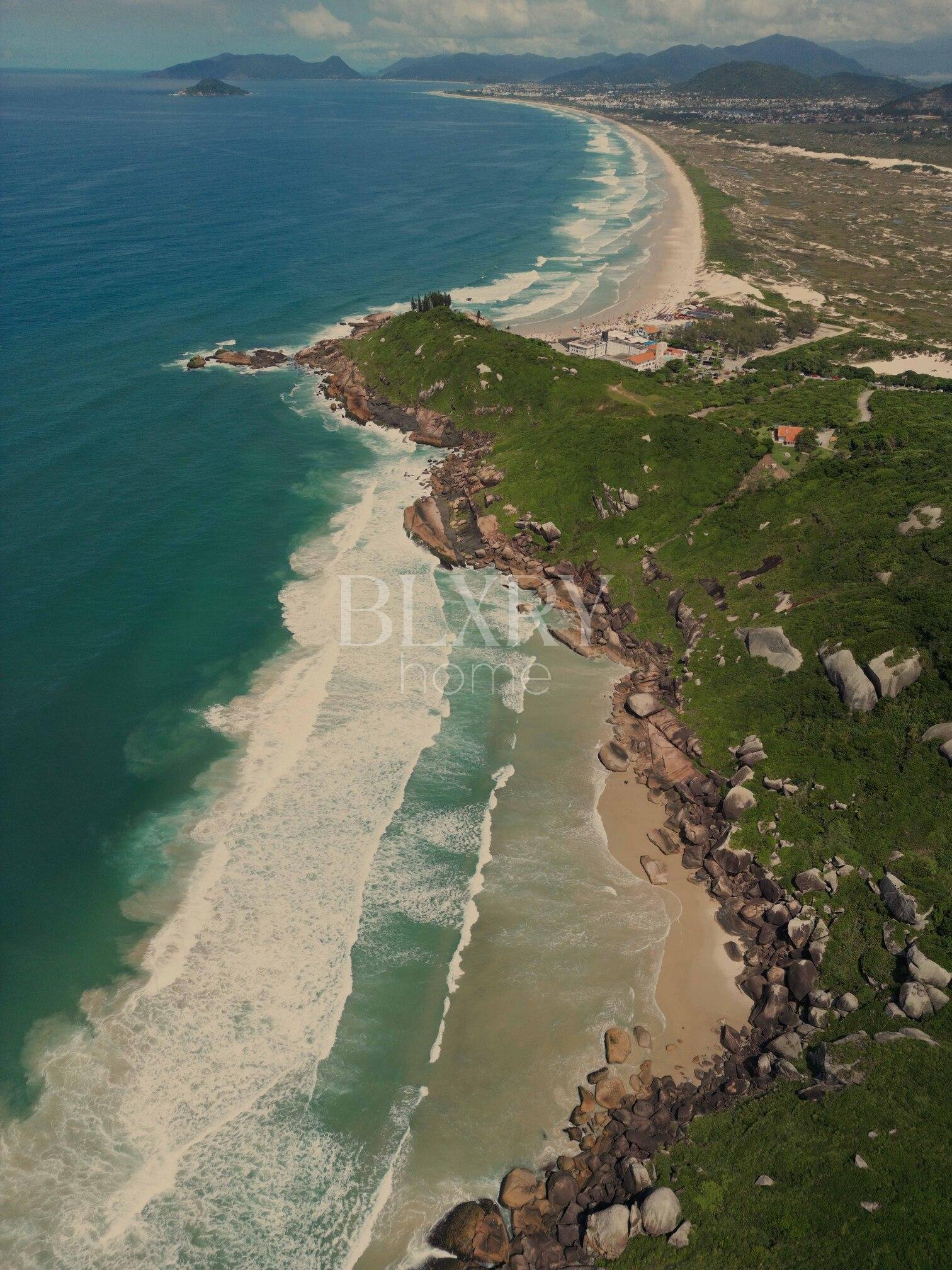 TERRENO NA PRAIA MOLE