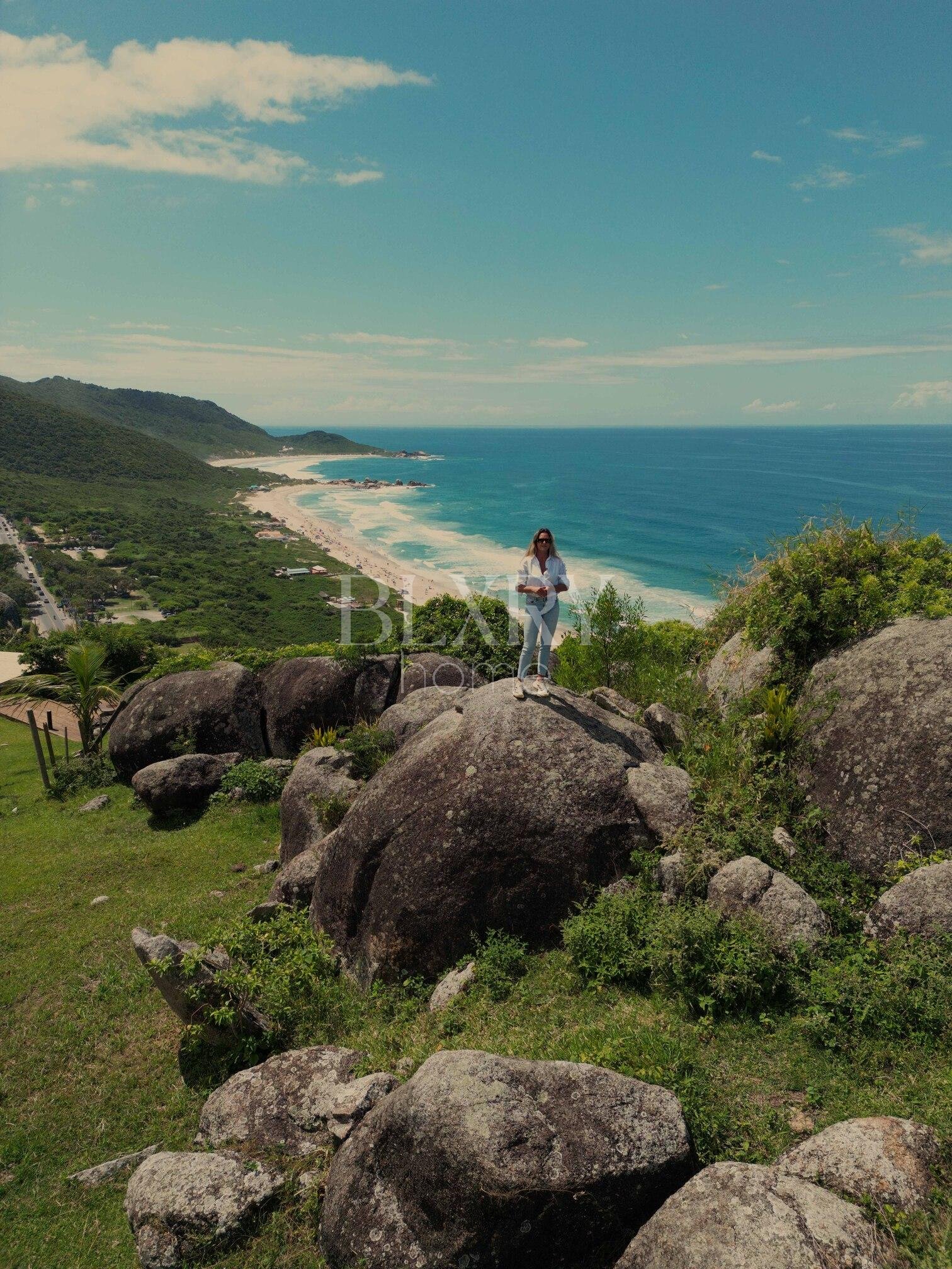 TERRENO NA PRAIA MOLE