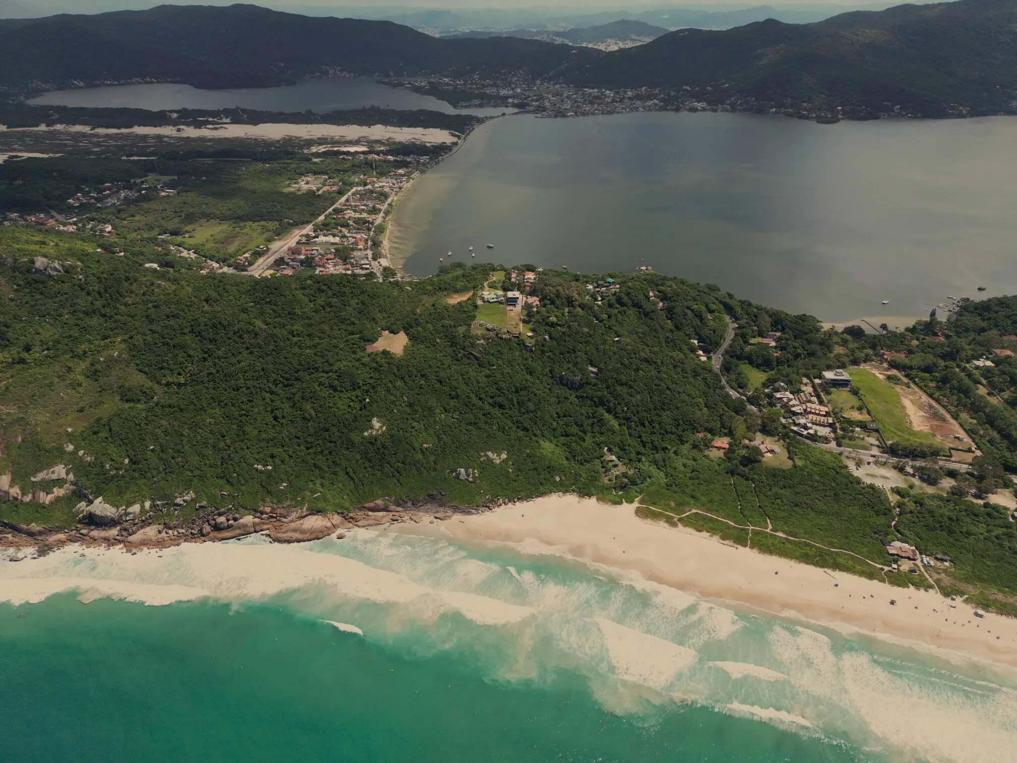 TERRENO NA PRAIA MOLE