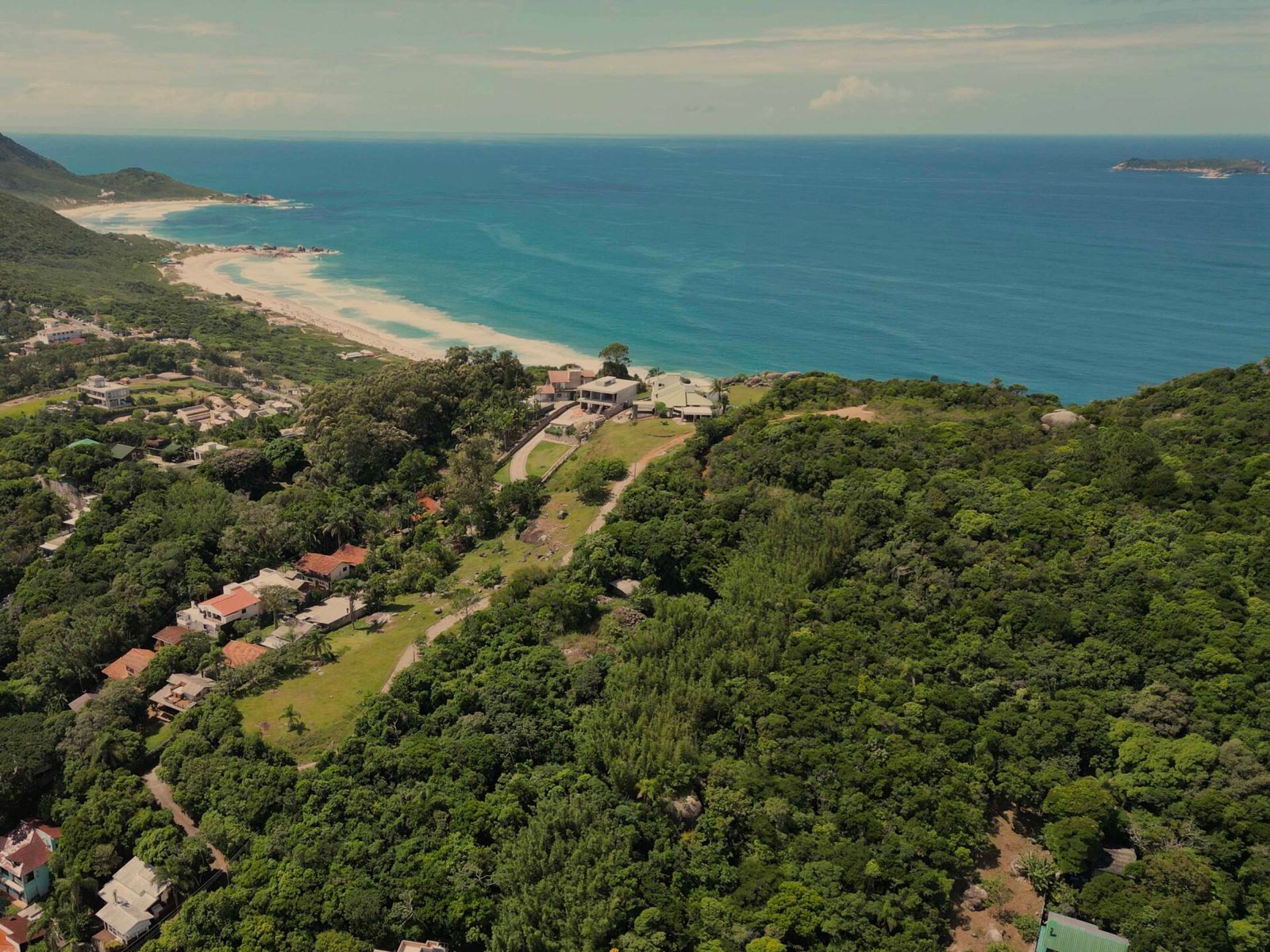 TERRENO NA PRAIA MOLE
