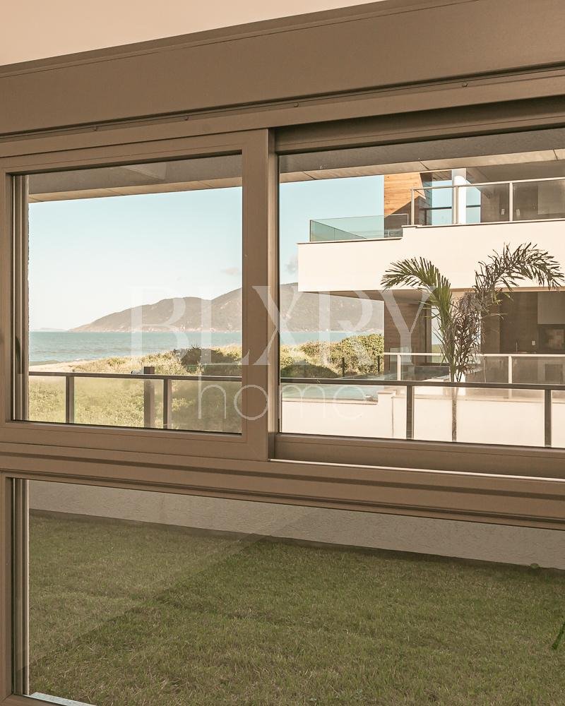 Apartamento frente mar no Morro das Pedras, Florianópolis