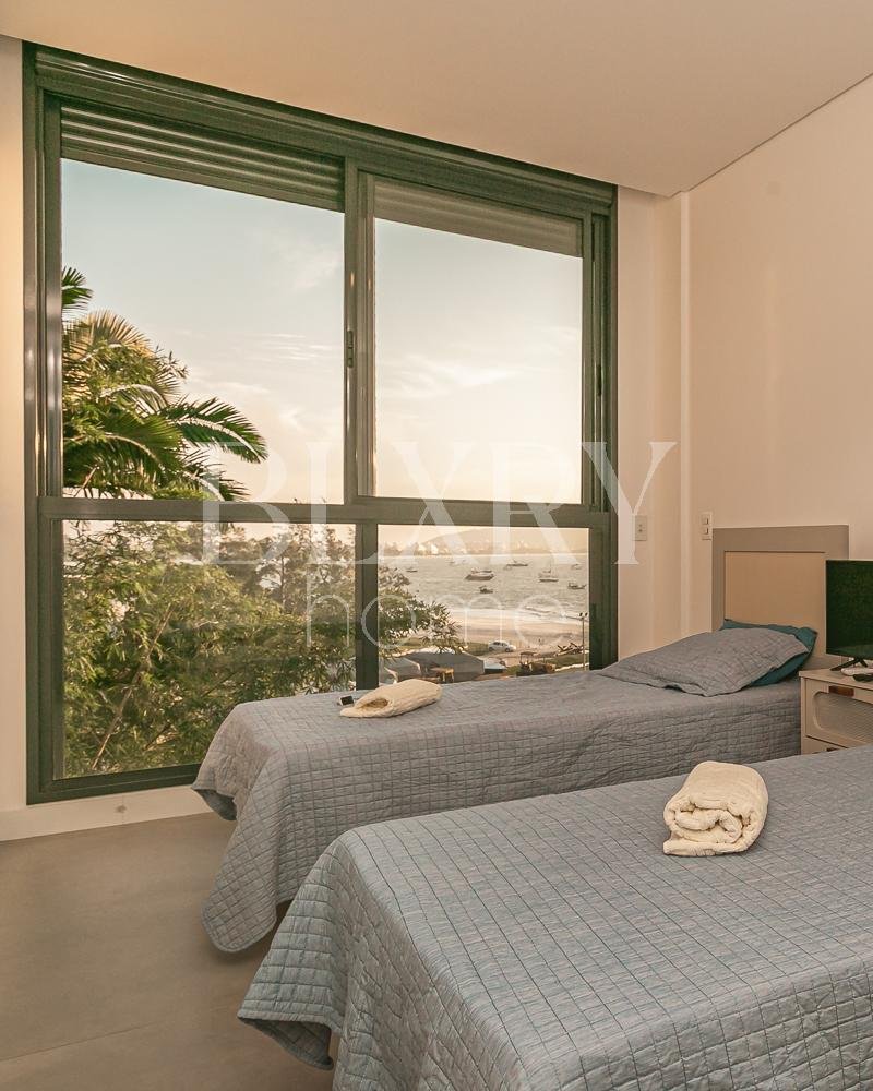Apartamento com vista mar em Jurerê Internacional