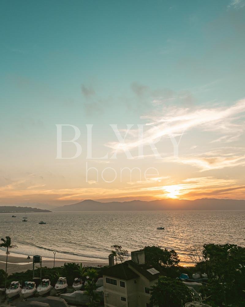 Apartamento com vista mar em Jurerê Internacional