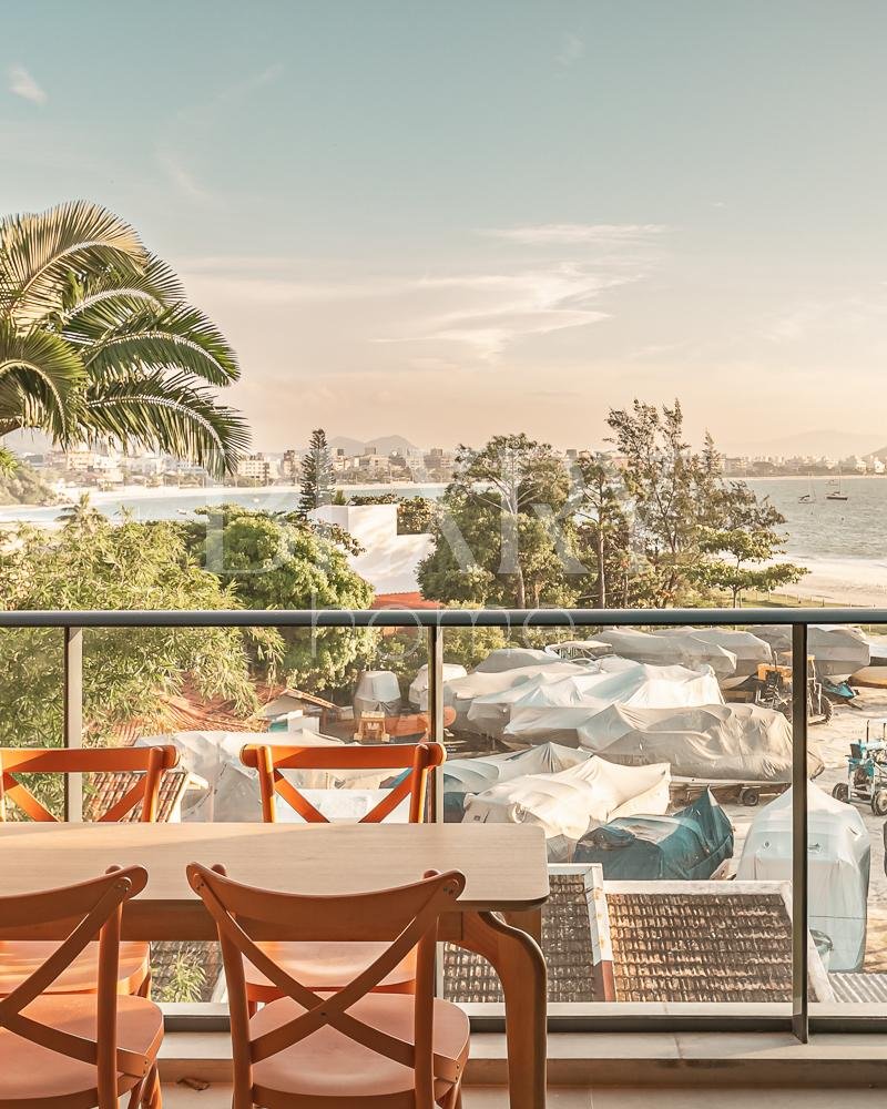 Apartamento com vista mar em Jurerê Internacional