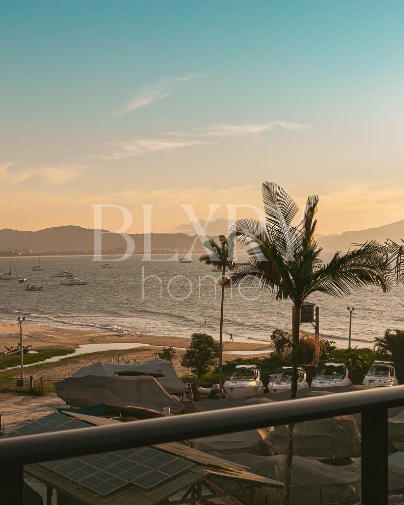 Apartamento com vista mar em Jurerê Internacional