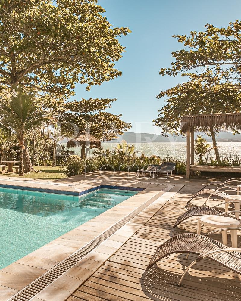 Casa pé na areia em Canajurê