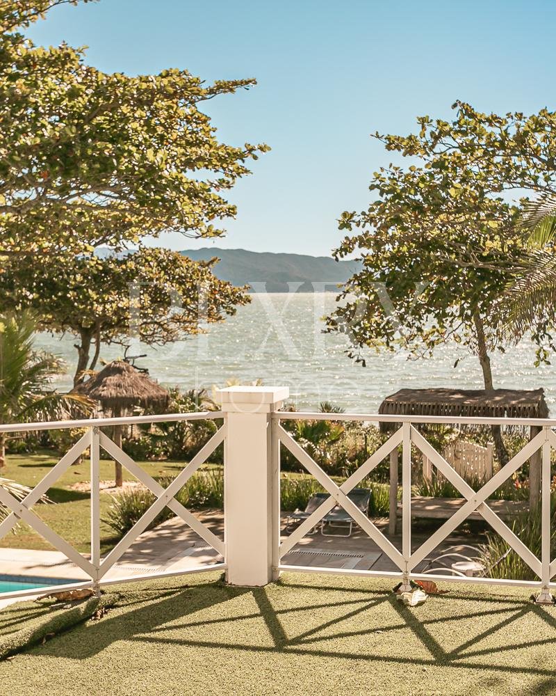 Casa pé na areia em Canajurê
