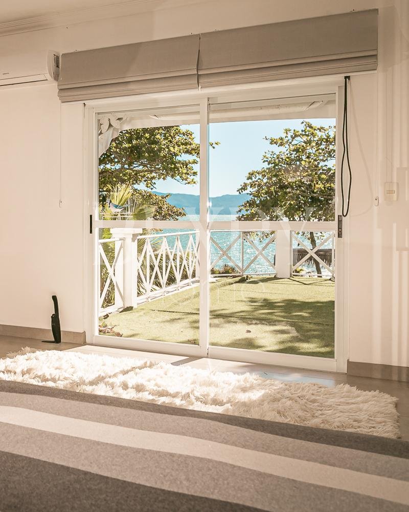 Casa pé na areia em Canajurê