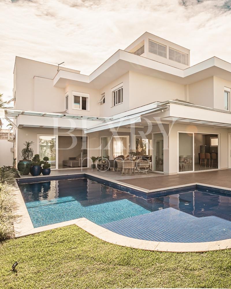 Casa em Jurerê Internacional, ao lado do bosque Amoraeville