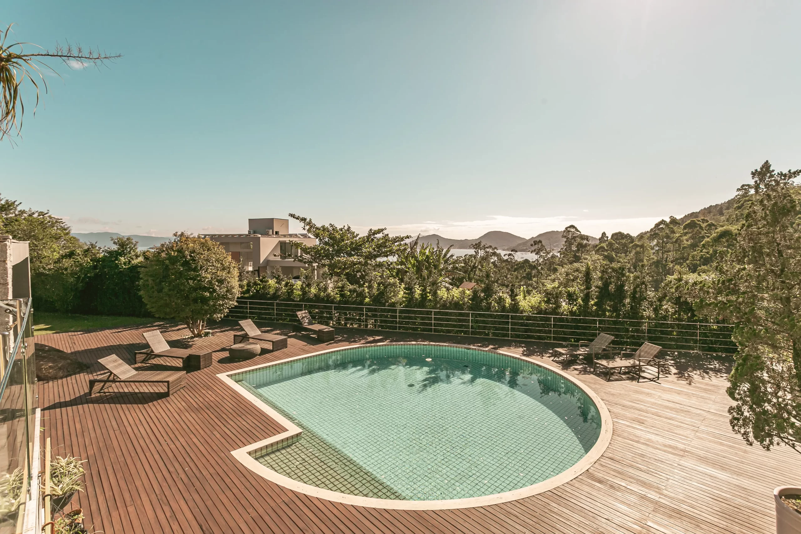 Casa no condomínio Saint Barth no Cacupé