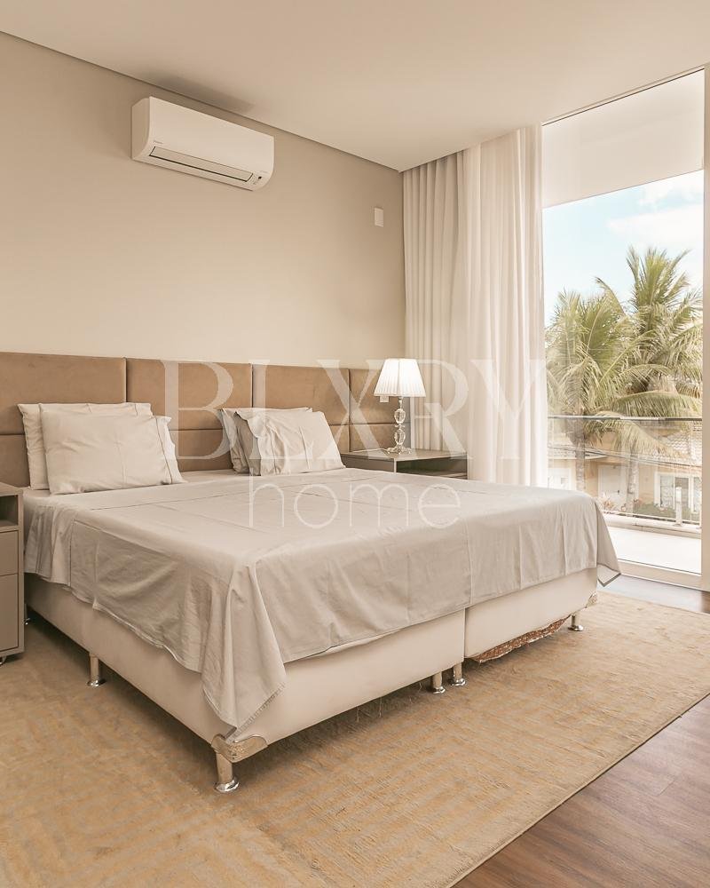 Casa com 4 suítes em Jurerê Internacional
