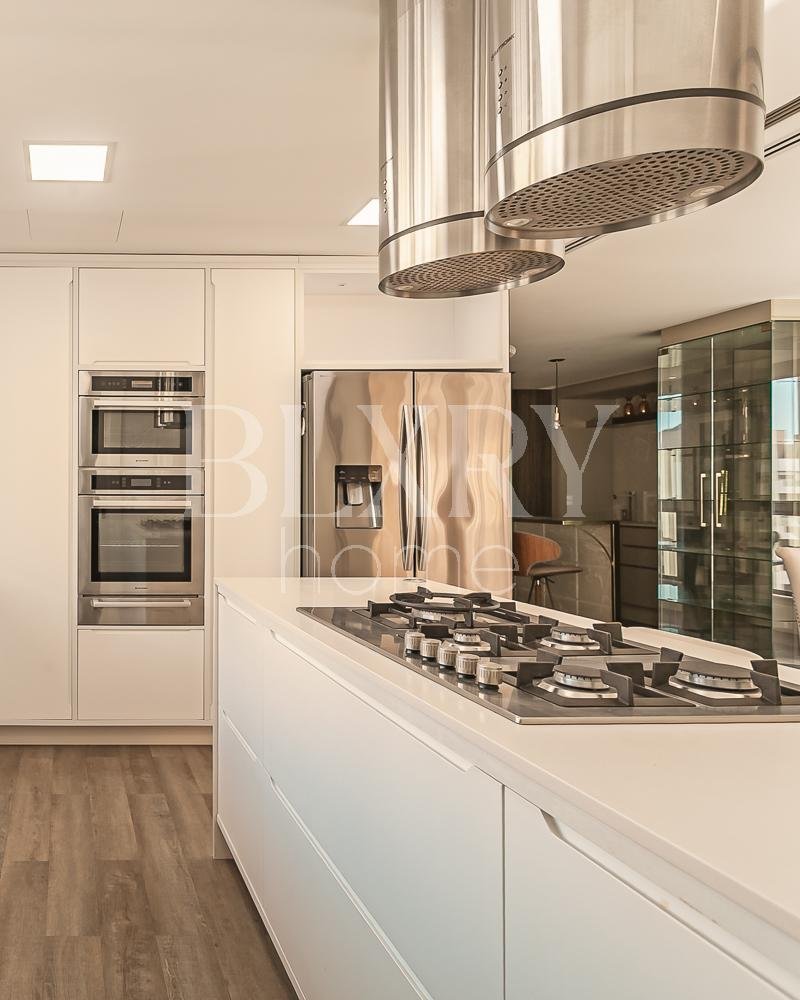 Apartamento na Avenida Trompowsky