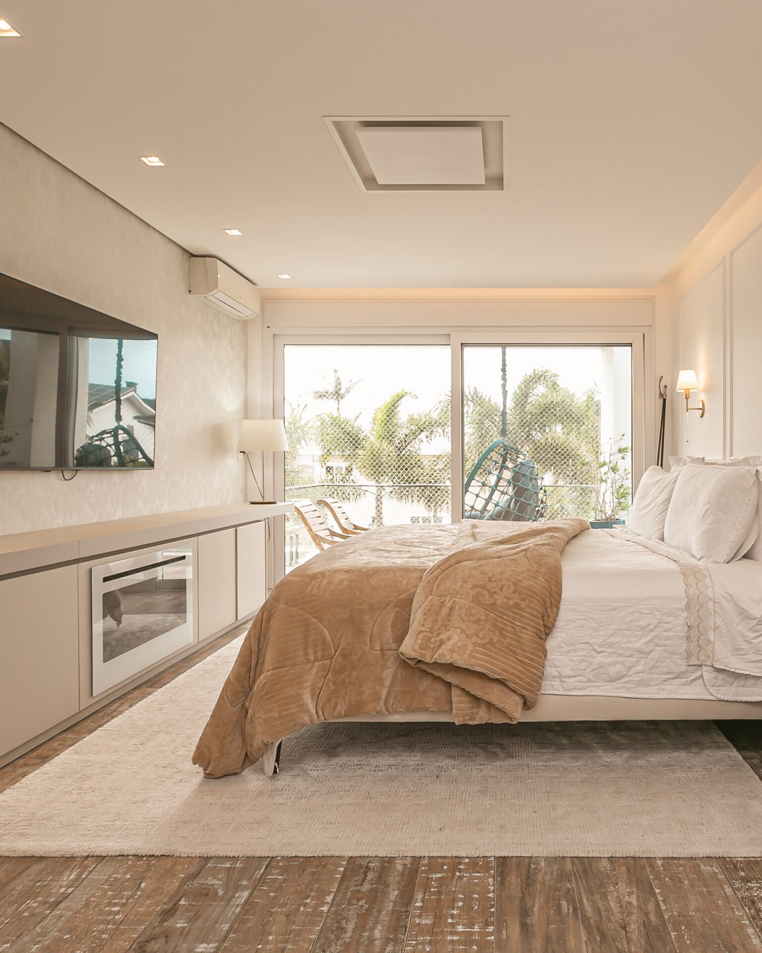 Casa com 5 suítes em Jurerê Internacional