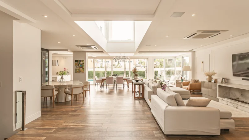 Casa com 5 suítes em Jurerê Internacional